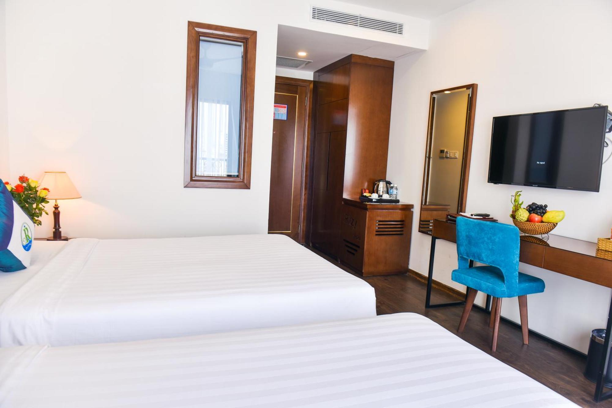 Ritzy Boutique Hotel Da Nang Beach Exterior photo