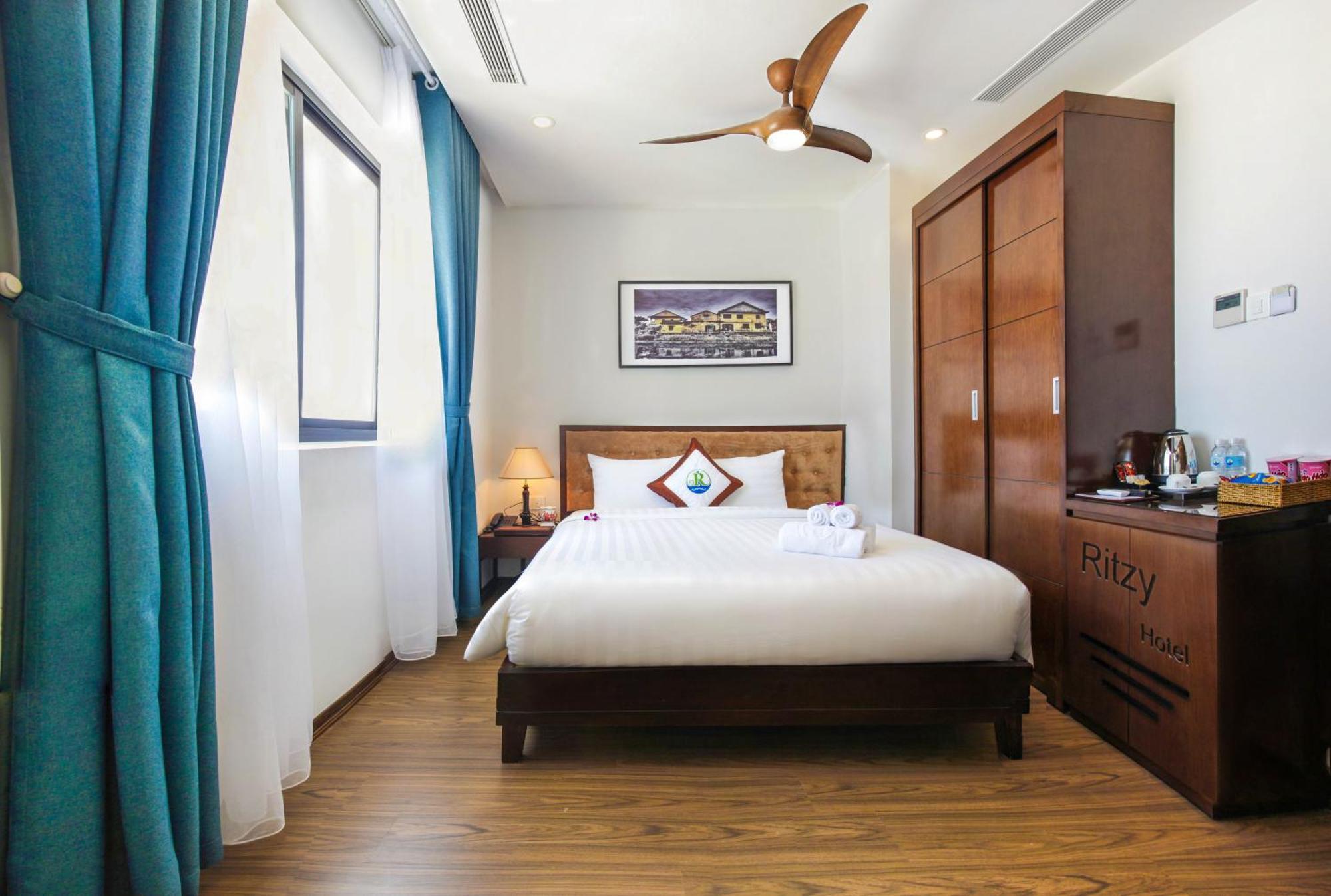 Ritzy Boutique Hotel Da Nang Beach Exterior photo